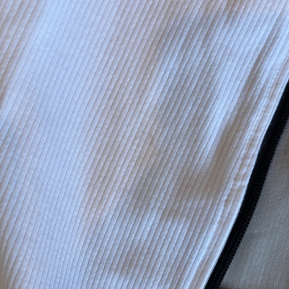 Guess zip up jacket with with draw string waist - Picture 4 of 7